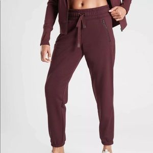 NWOT Athleta Bounce Back Jogger Maroon